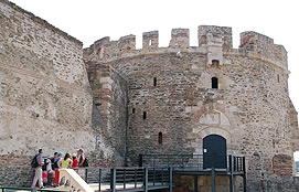  Byzantine Walls Of The Upper City Of Thessaloniki